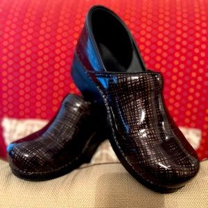 DANSKOS  Pro Patent Leather Clog